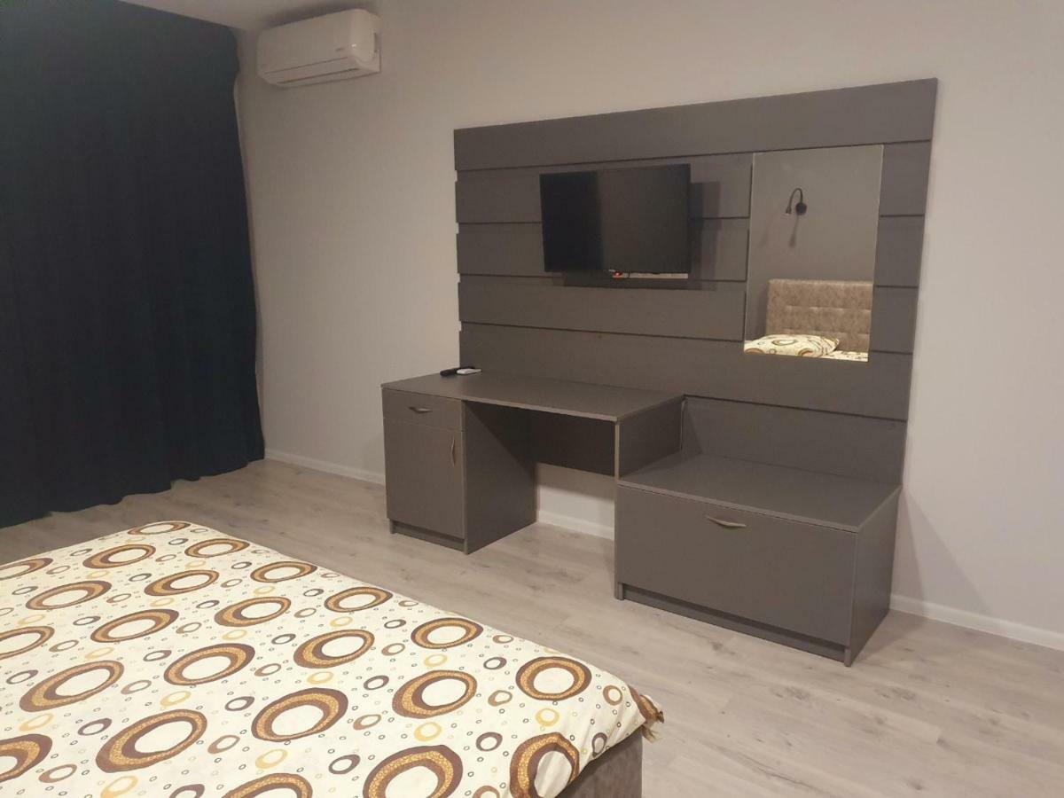 Apartments Yes Uzhhorod Bagian luar foto